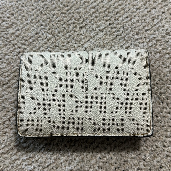 NWOT Michael Kors JetSet Wallet - Picture 4 of 9